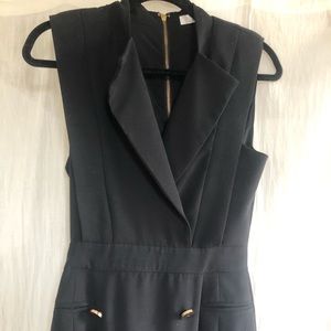 Lovers+friends Classy dress with shoulder pad